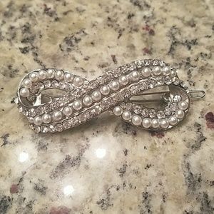 Pearl and diamond infinity hair clip